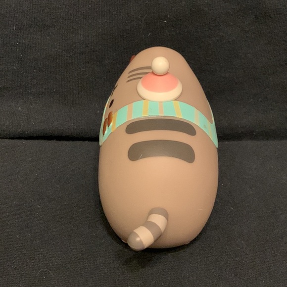Pusheen holiday vinyl ornament wearing scarf and hat - Picture 3 of 5